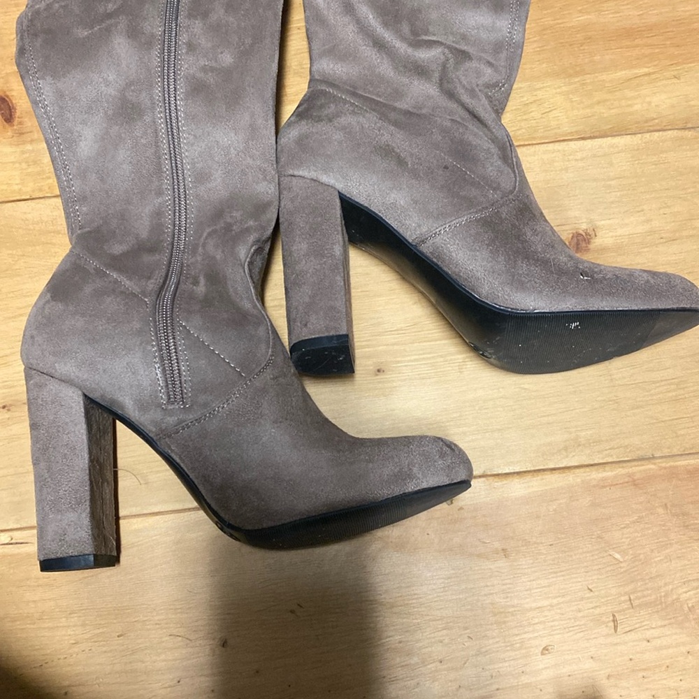 Women’s  Over-The-Knee Boot size 61/2